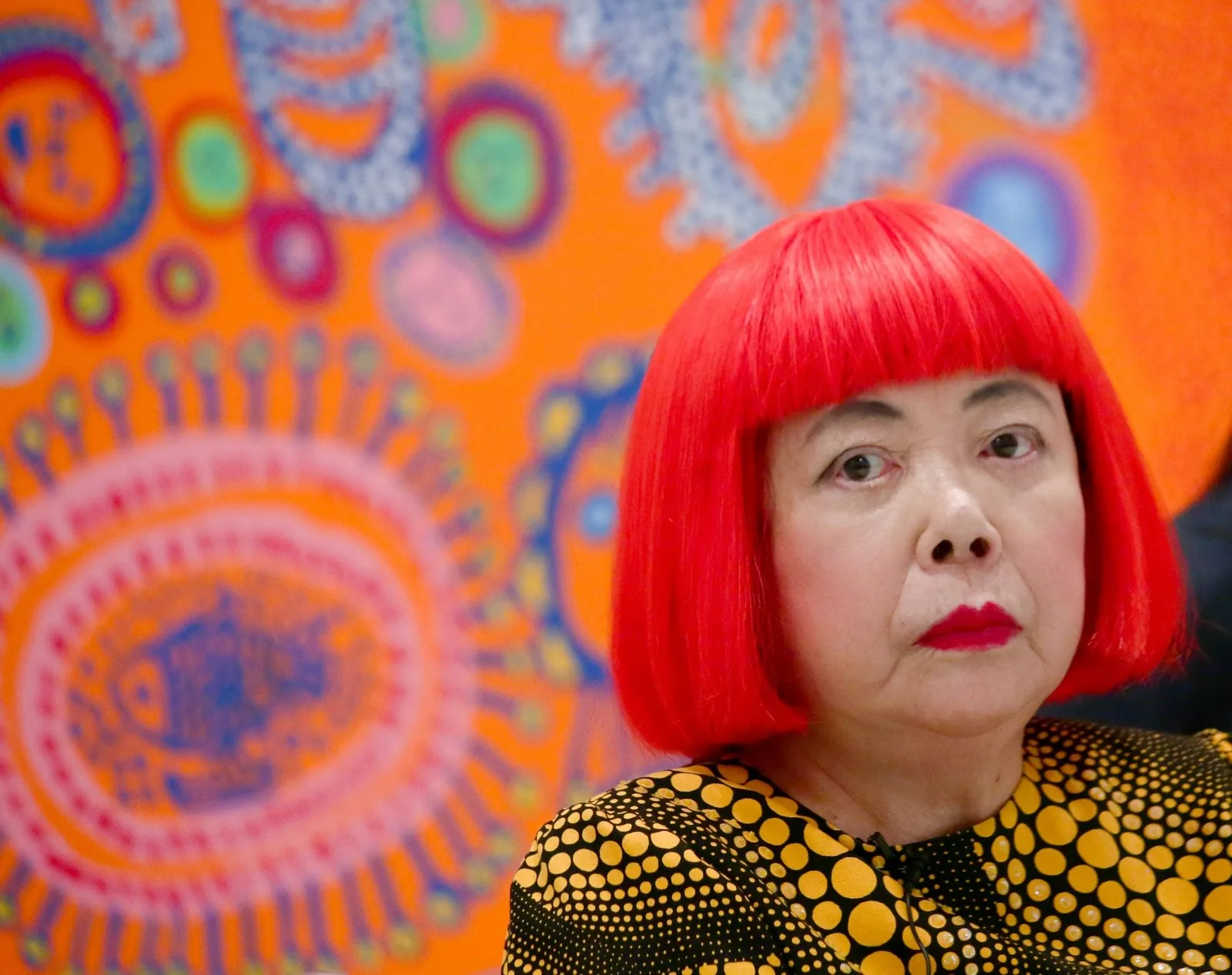 Sanatın Süperstarı Yayoi Kusama Hayata Veda Etti: Noktalar, Aynalar ve Sonsuzluk Bıraktı