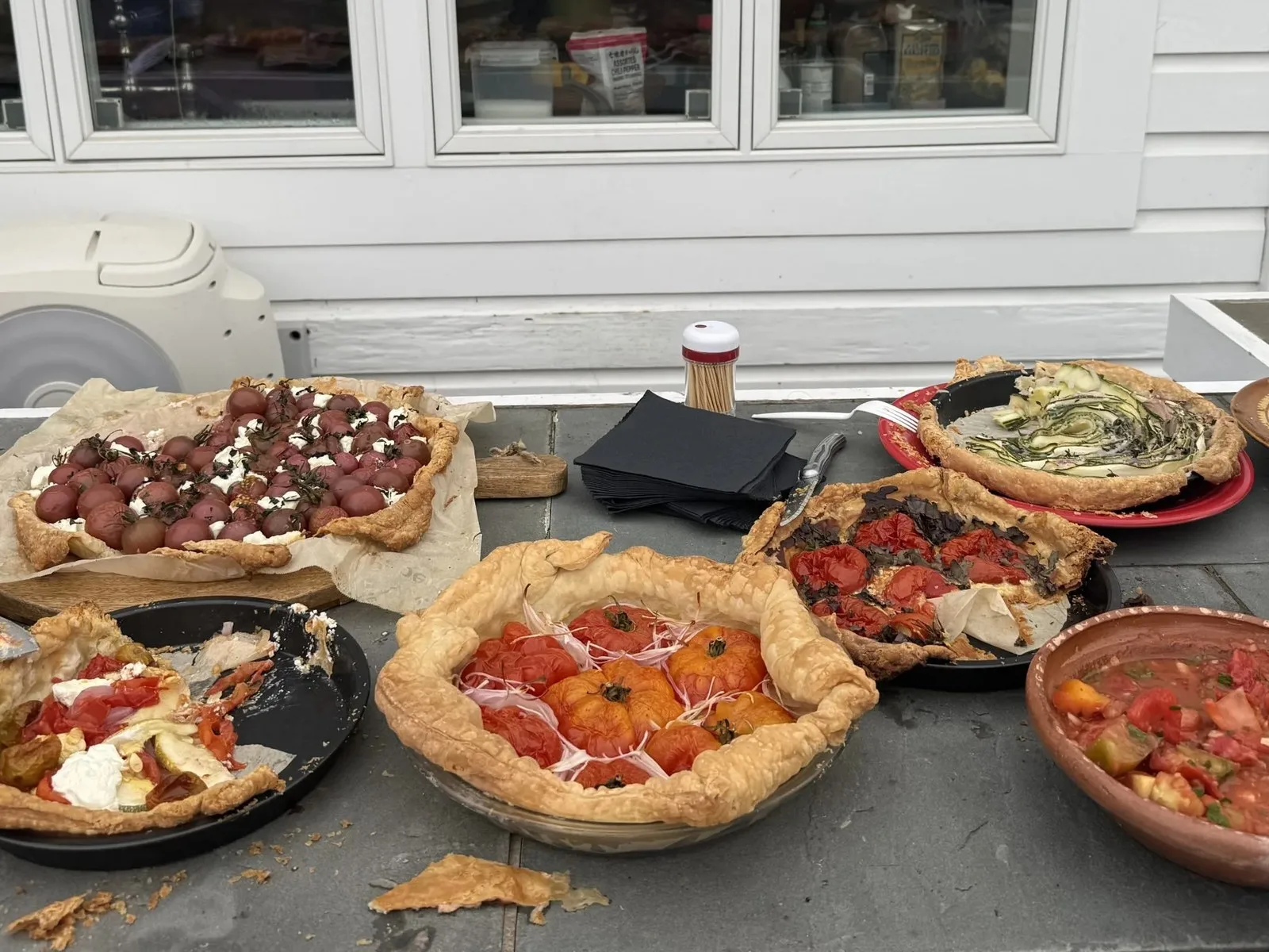 Montauk’ta Sanat Skandalı: Gizli Resimler ve Çalkantılı Gündem