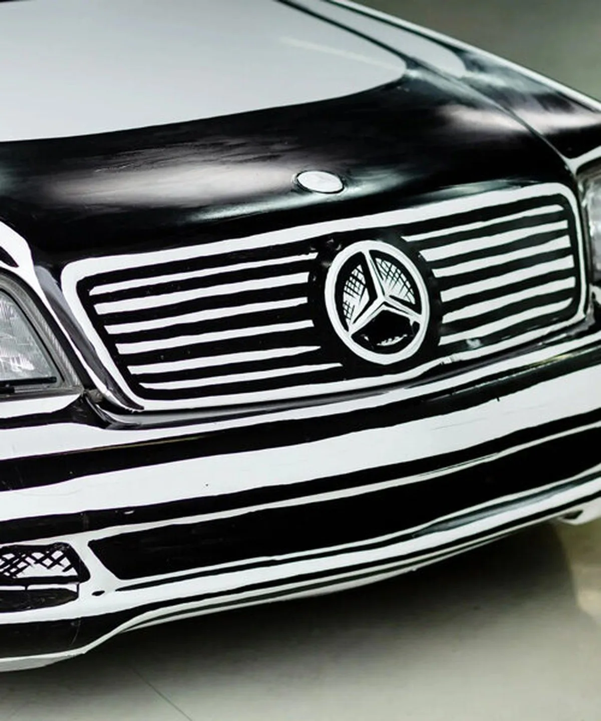 joshua vides’ mercedes SL500 looks like a drawing, and now it’s up for auction