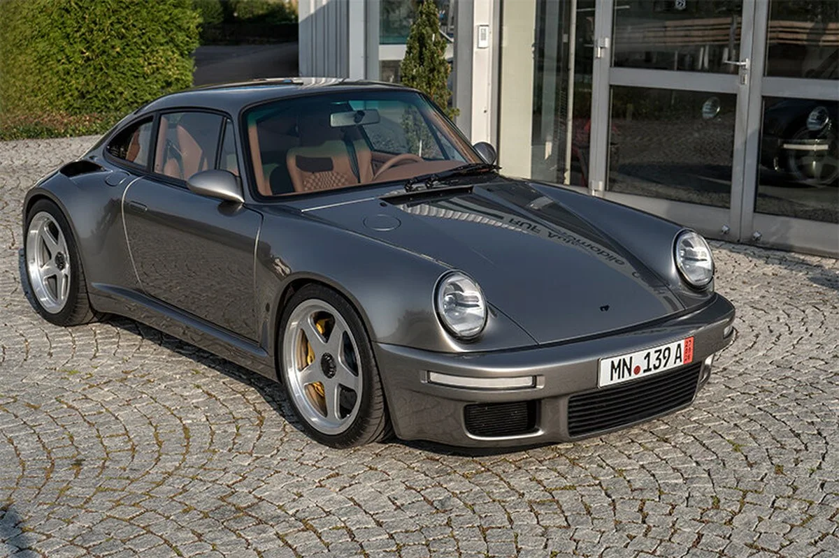 RUF EHRA arrives in monterey with liquid silver bodywork and seven-speed manual - 1