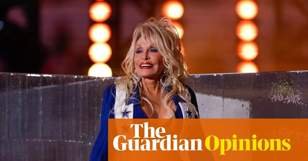 Dolly Parton’ın benzersiz kariyeri, country müziğinin geleneksel kalıplarını tamamen yıktı