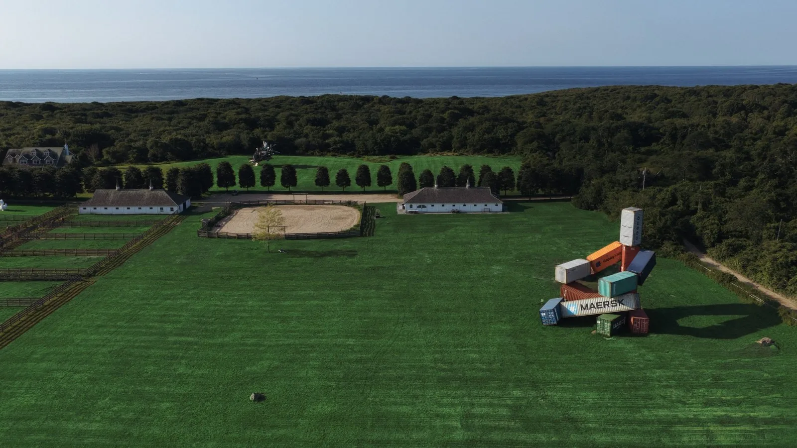 Montauk’ta Sanat Skandalı: Gizli Resimler ve Çalkantılı Gündem