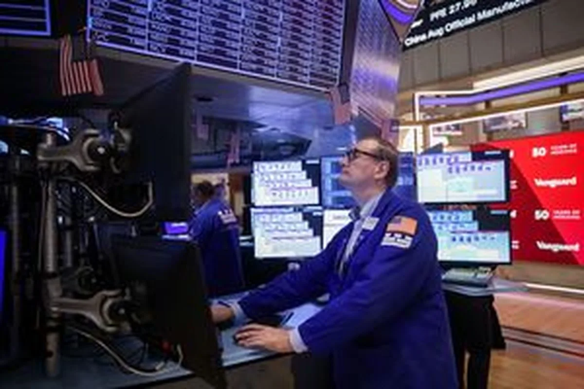 ABD-İran Gerginliği Dow Jones’u Aşağı Çekti: Ağustos Ayı Kazançları Korunuyor