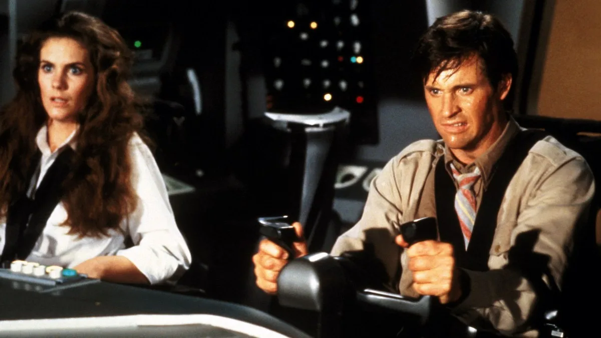 AIRPLANE II: THE SEQUEL, Julie Hagerty, Robert Hays, 1982, (c) Paramount/courtesy Everett Collection