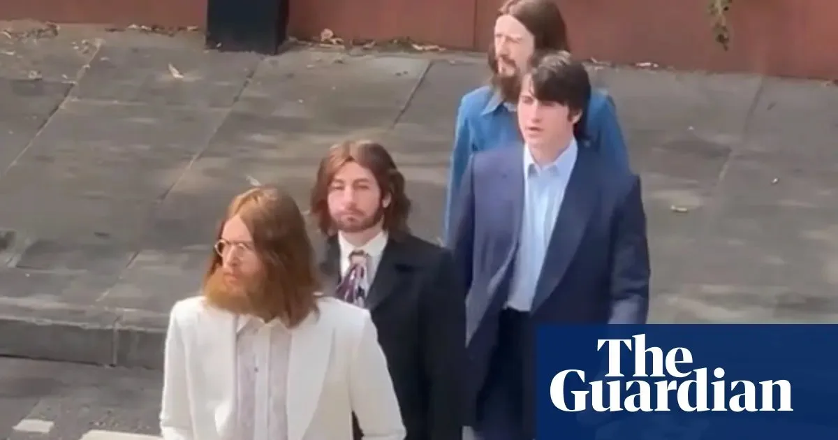 Beatles’ın İkonik Abbey Road Kapak Fotoğrafı, Yeni Filmlerde Yeniden Canlanıyor