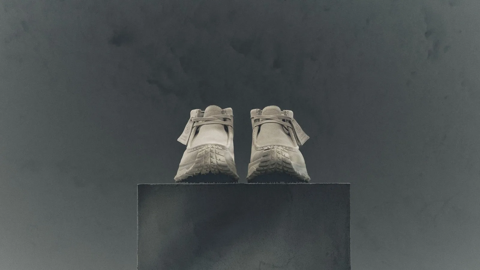 Moncler ve Clarks İşbirliği: Klasik Wallabee Modeline Dağcılık Dokunuşu
