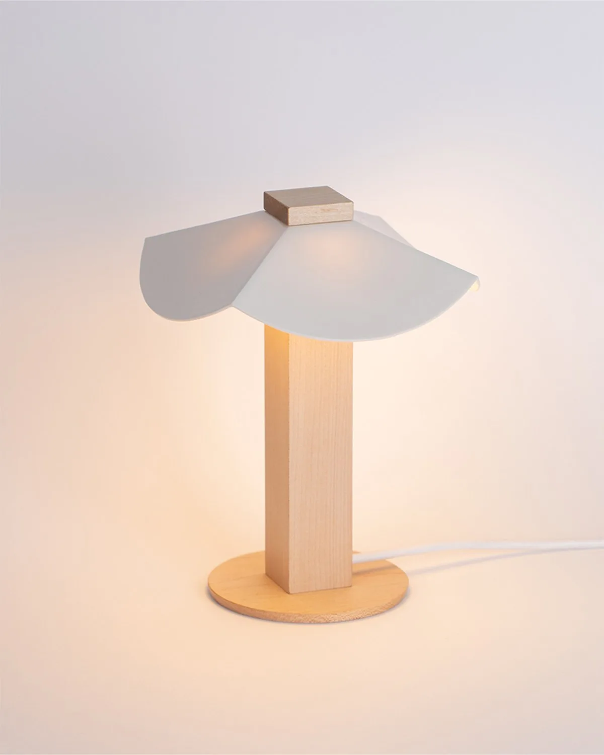 byunggwon nas alit lamp explores how ceramic wood and light interact 1
