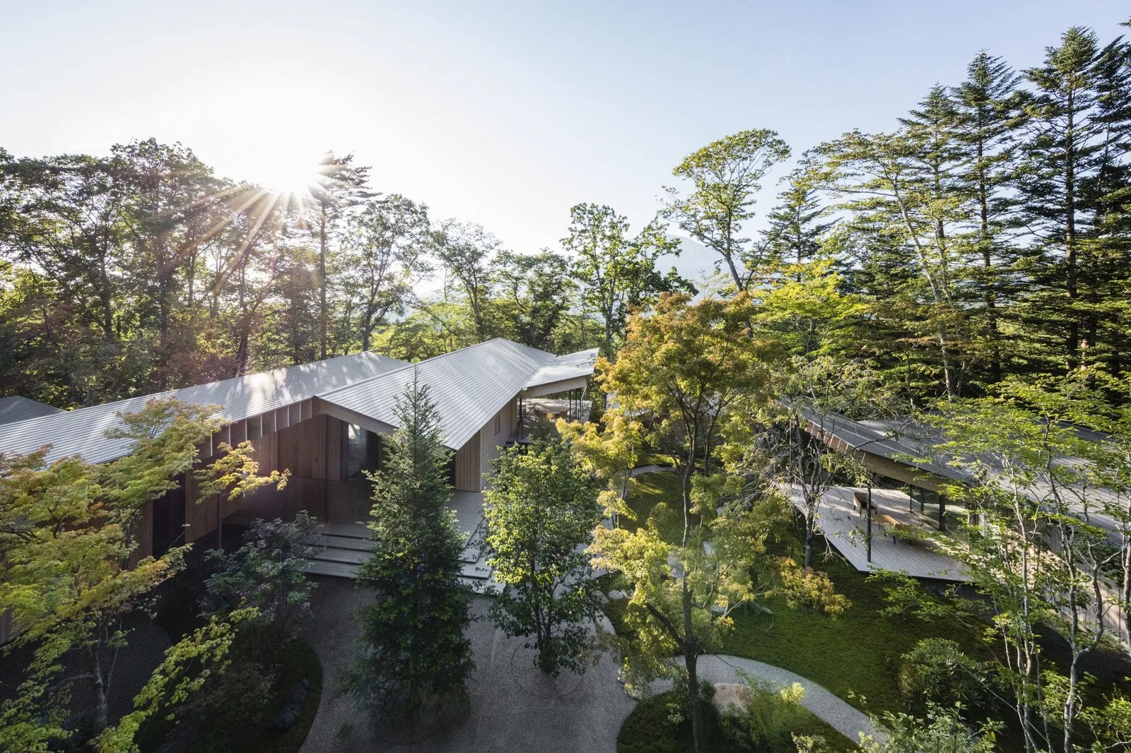 Japonya’da Kengo Kuma imzalı, huzurlu bir sanat galerisi gibi yaşam alanı satışta