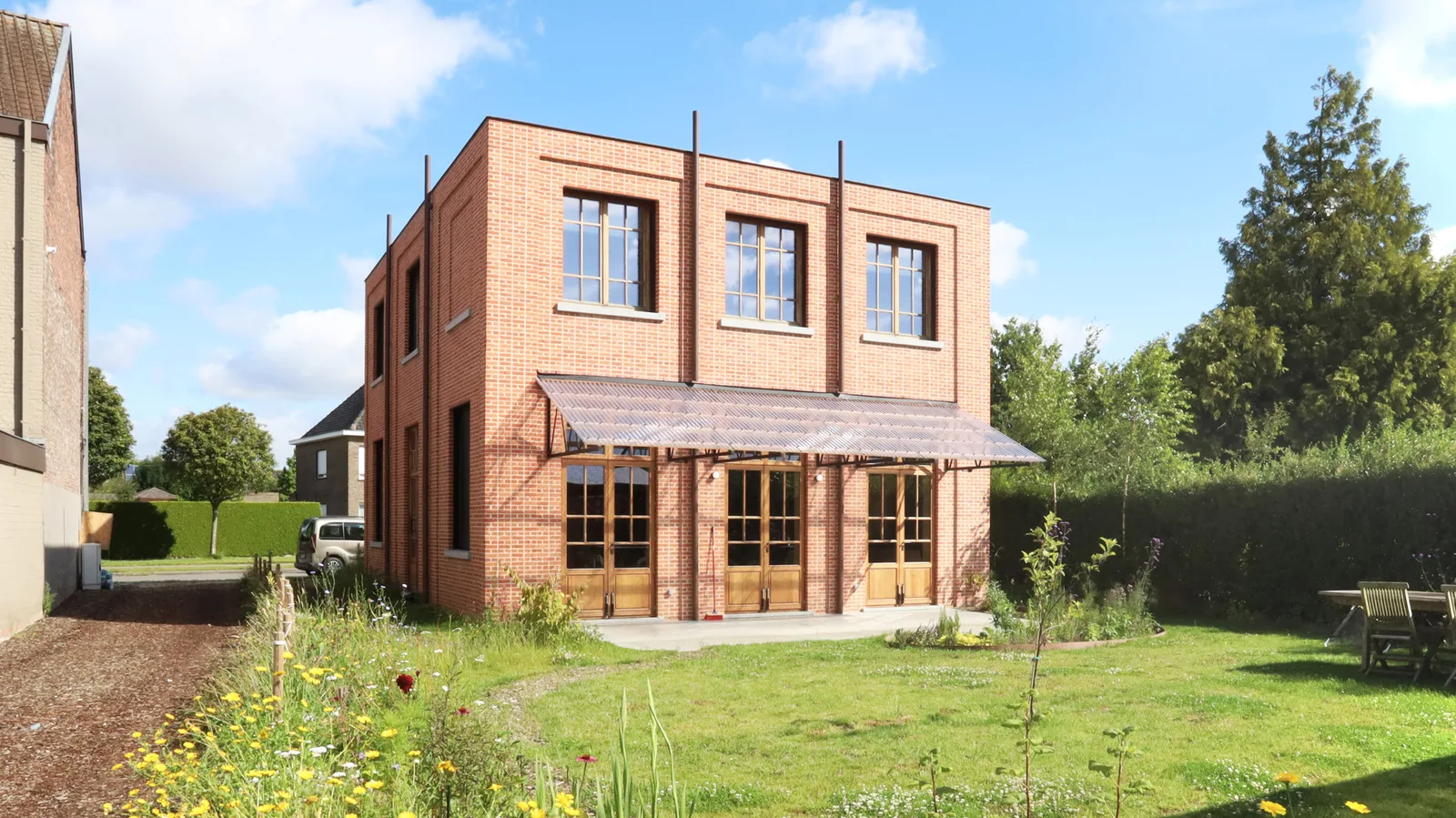 Ghent’te “Fabrika” İmajıyla Dikilen Kübik Ev: Komşular Şaşkın, Tasarımcılar Gururlu!