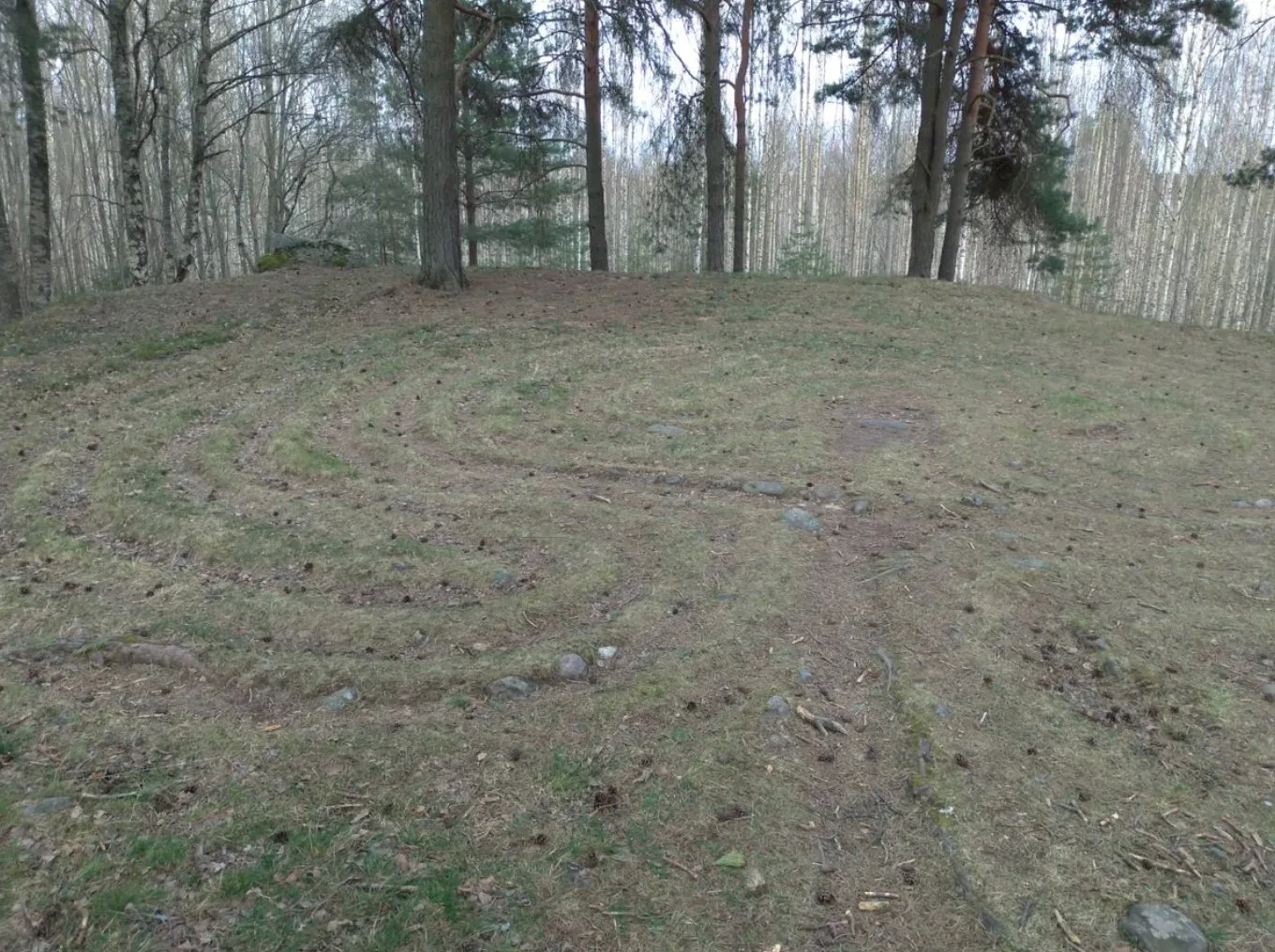 This region boasts some of Sweden’s largest burial mounds, along with several runestones and hundreds of Viking graves.