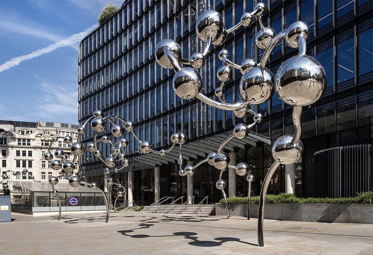 yayoi kusama leaves behind a world of dots, mirrors and infinity - 8
