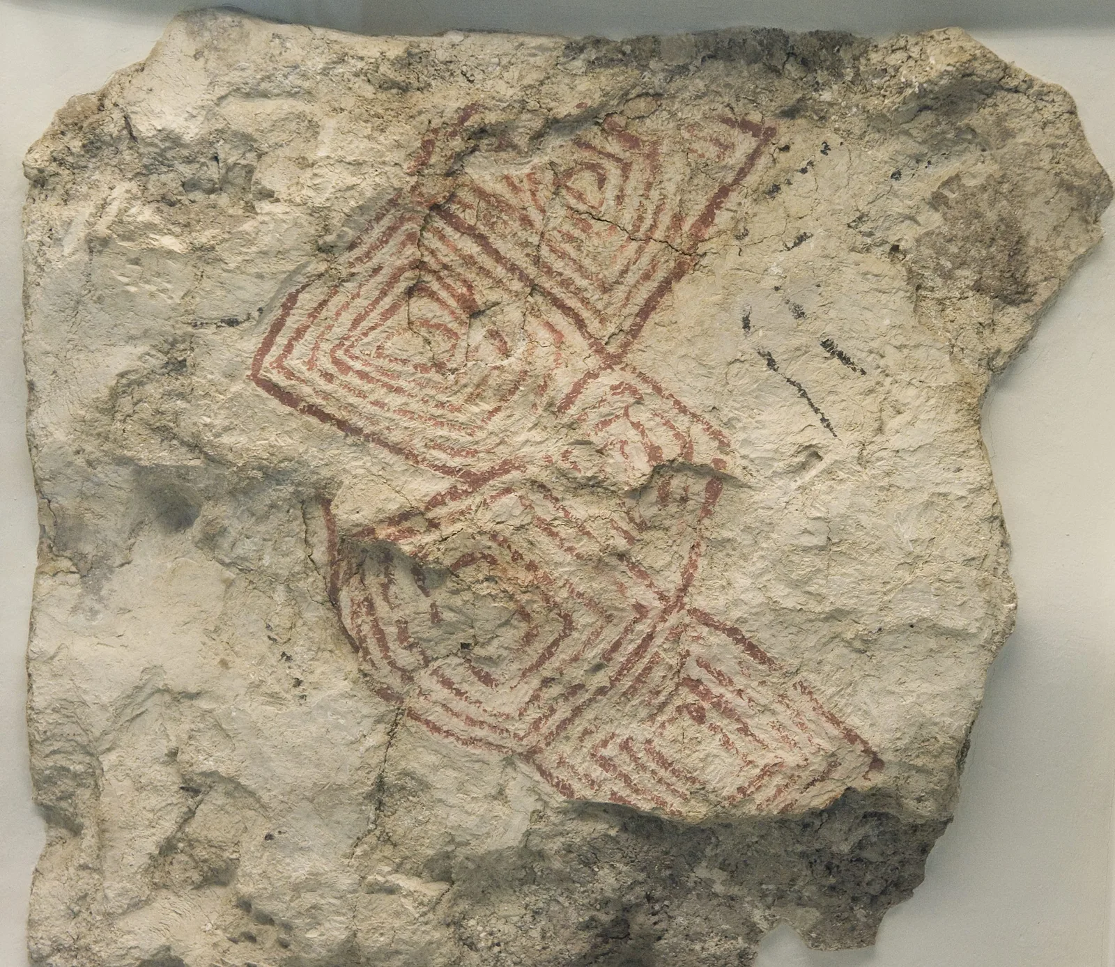 Çatalhöyük duvar resmi: boğa avı sahnesi ve geometrik desen — MÖ 6000 civarı