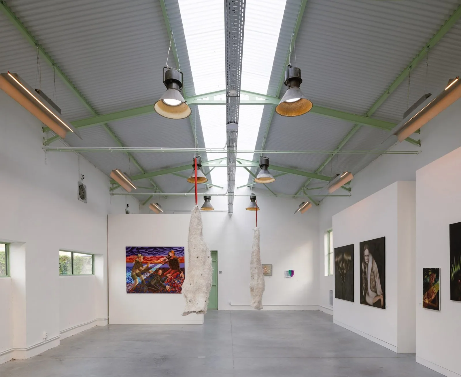 Çek Cumhuriyeti’nde Eski Bir Fabrika Salonu, KOGAA Tarafından Sanat Galerisine Dönüştürüldü