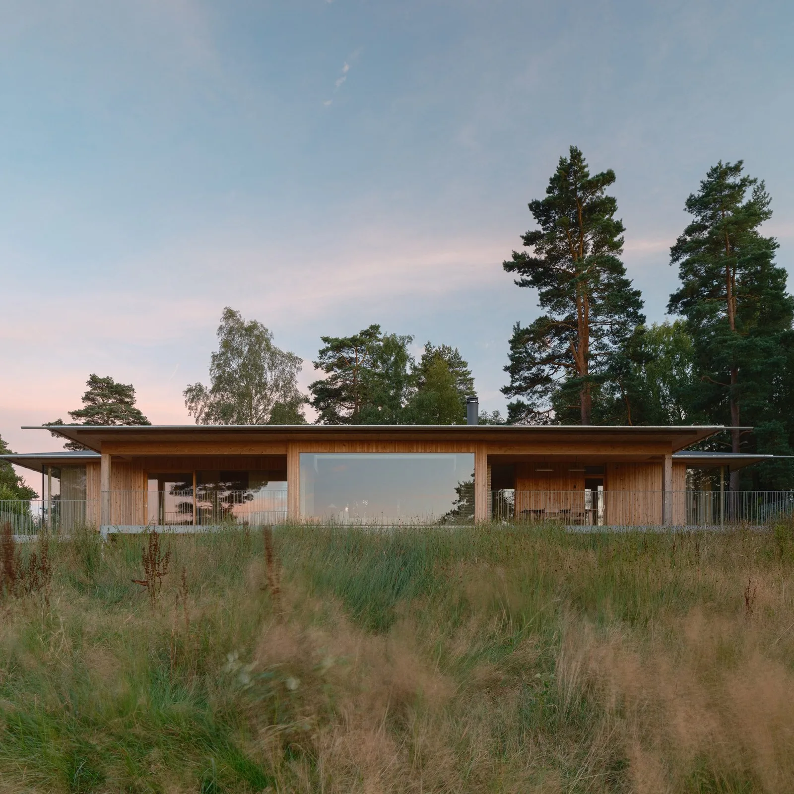 İsveç’in Ormanlarında Ahşap Yazlık: Johan Sundberg Arkitektur’ın Pine House