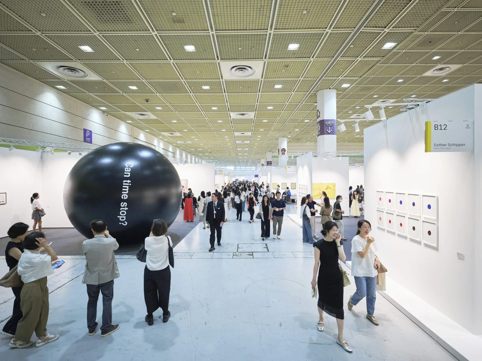 Frieze Seoul’da Satışlar Gerçekleşti: Belirsizlik Zamanlarında Galeriler Umut Işığını Yakaladı