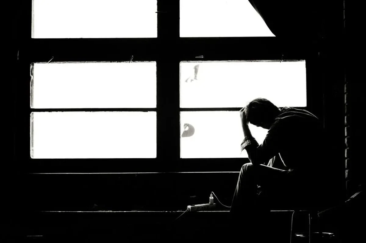 7 signs you're anxious, not lazy, and how to tell the difference