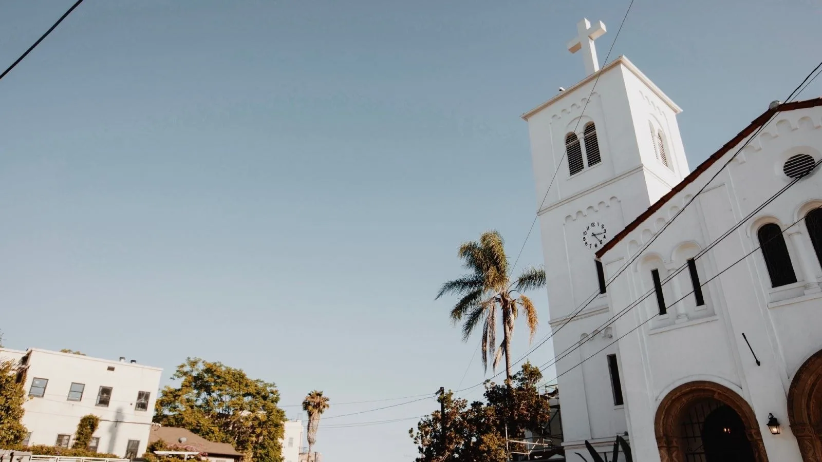 Silver Lake’deki Hotel Lucile’de, tarihi bir kilise yeniden hayat buluyor