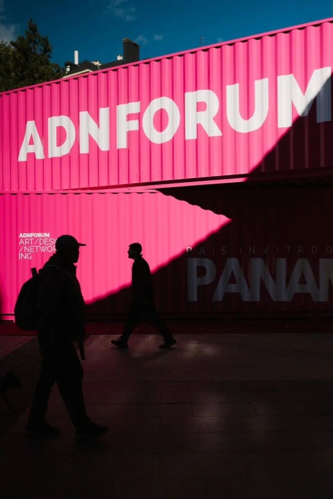 ADN FORUM etkinliği Madrid’i sanat, tasarım ve geçici bir “kuru liman” ile rengarenk hale getirdi