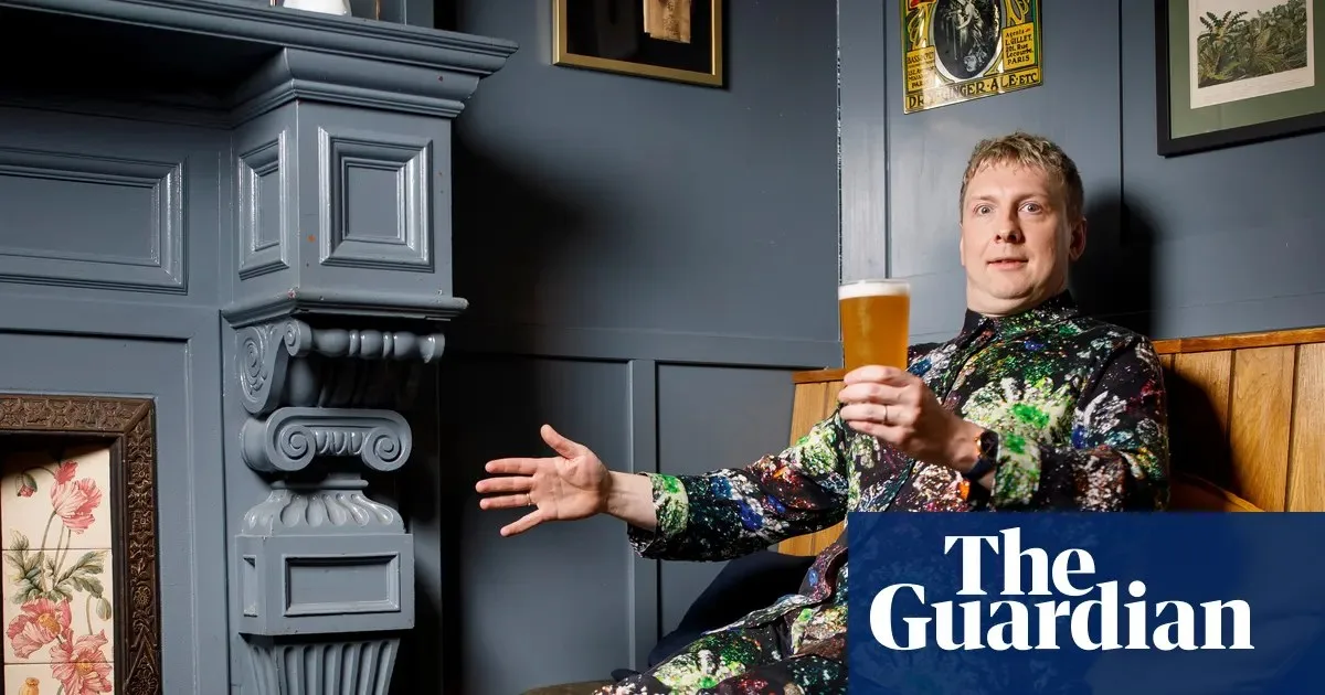 “Tamam, peki. Ben bir ulusal hazinem”: Joe Lycett babalık ve “Celebrity Traitors” hakkında konuştu