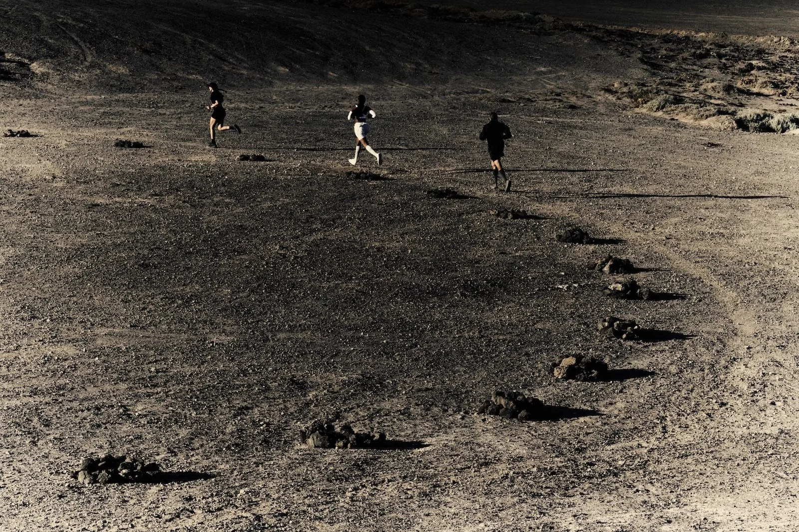 On Markası, Tenerife’nin Volkanik Çöllerinde Sanat ve Sporu Birleştiriyor