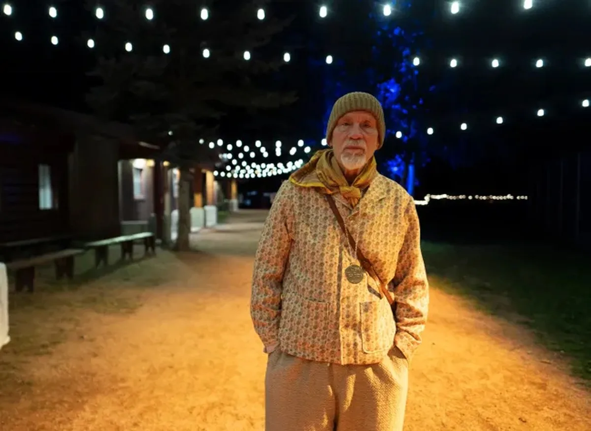 John Malkovich’in Kariyerinin En Güçlü Rolü ‘Wild Horse Nine’ ile Ödül Listelerine Yükseldi