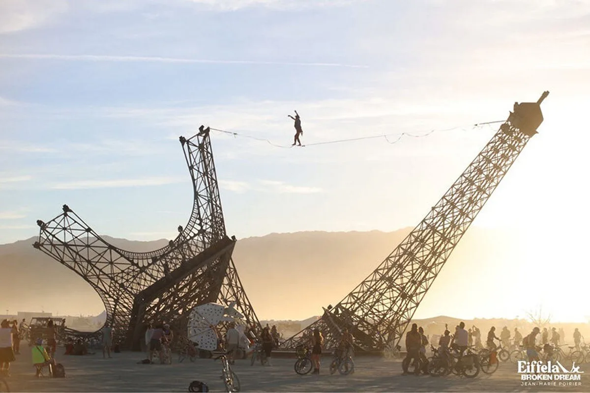 Eyfel Kulesi’nin Minyatür Versiyonu, Burning Man 2026 İçin Nevada Çölü’ne İniş Yaptı
