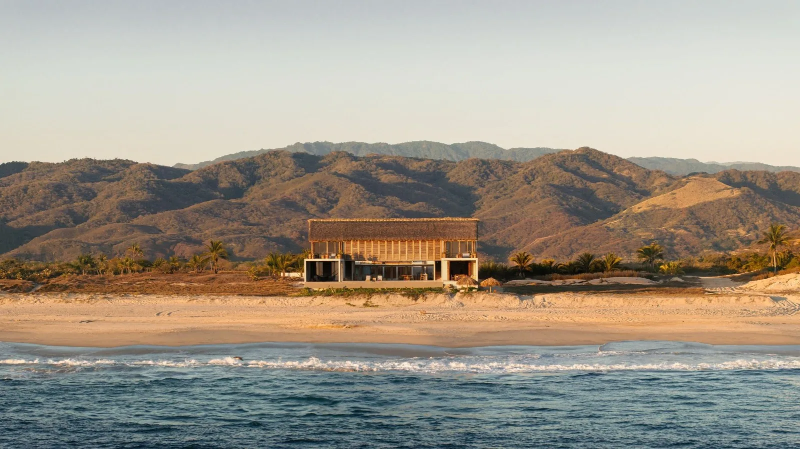 Puerto Escondido Sahiline Nazır, Yerel Mimariyle Modern Yaşamı Buluşturan Özel Konut: Casa Copycha