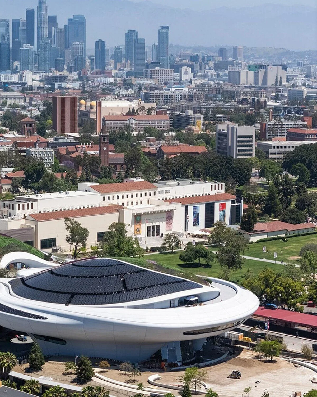 MAD’nin Los Angeles bahçesinin üzerinde yükselen Lucas Müzesi, Eylül ayındaki açılışa hazırlanıyor