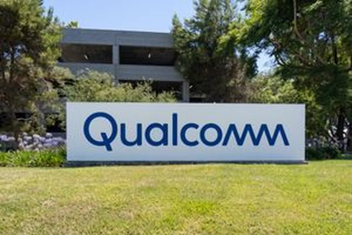 Qualcomm, yapay zeka odaklı yeni amiral gemisi çiplerini tanıttı; hafıza maliyetleri akıllı telefon pazarını daraltırken
