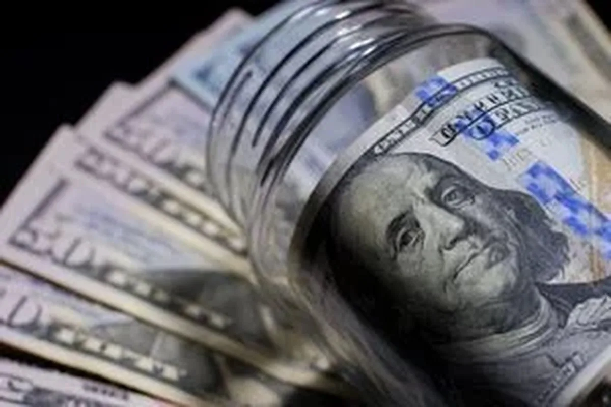 Dolar 16 aylık yüksek seviyeye yükseldi; Fed faiz artışı beklentileri sağlam duruyor