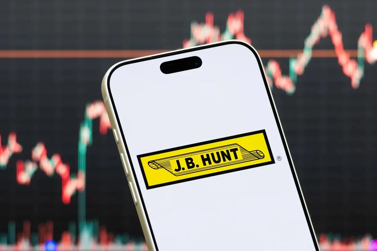 J.B. Hunt gelirleri %20’lik artışla 3,68 milyar dolara ulaştı; artan maliyetler kâr büyümesini %3’te tuttu