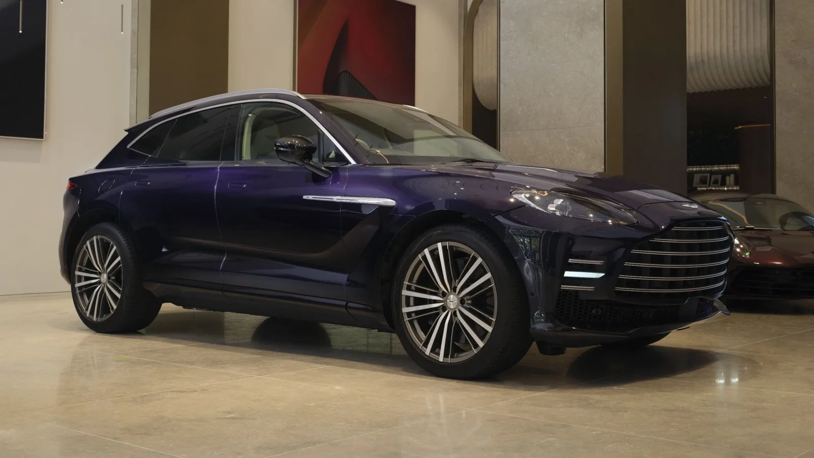 Aston Martin, Mayfair’deki yeni “Q” mekanını açtı ve DBX GT’yi dünya genelinde tanıttı