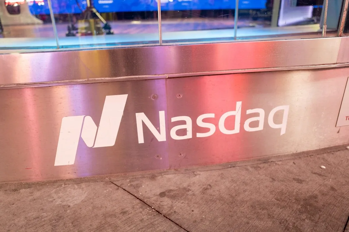 Dow Yükselirken Çip Hisseleri Wall Street’i Haftalık Kayba Sürüklerken Nasdaq Geriledi