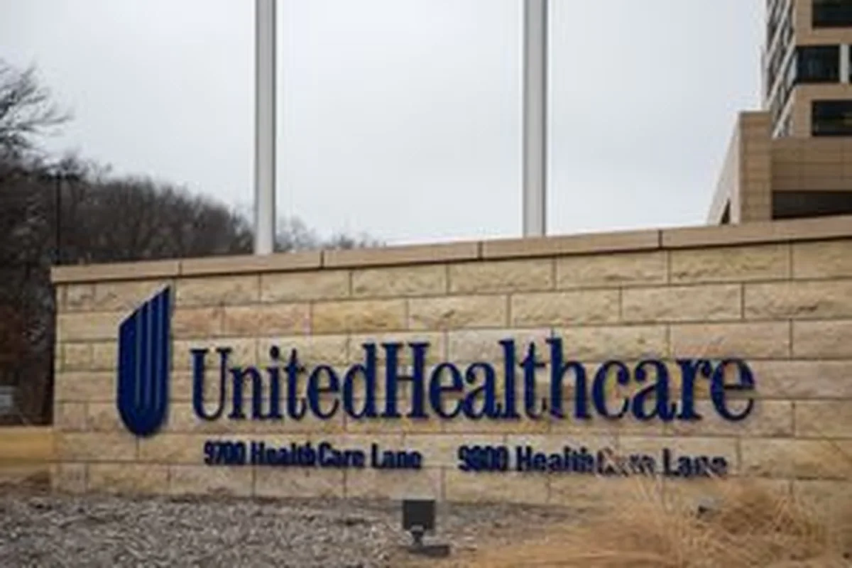 UnitedHealth ve Humana, 2027 kayıt yılı öncesinde kârsız pazarlardan çekilerek 1 milyondan fazla yaşlıyı Medicare Advantage