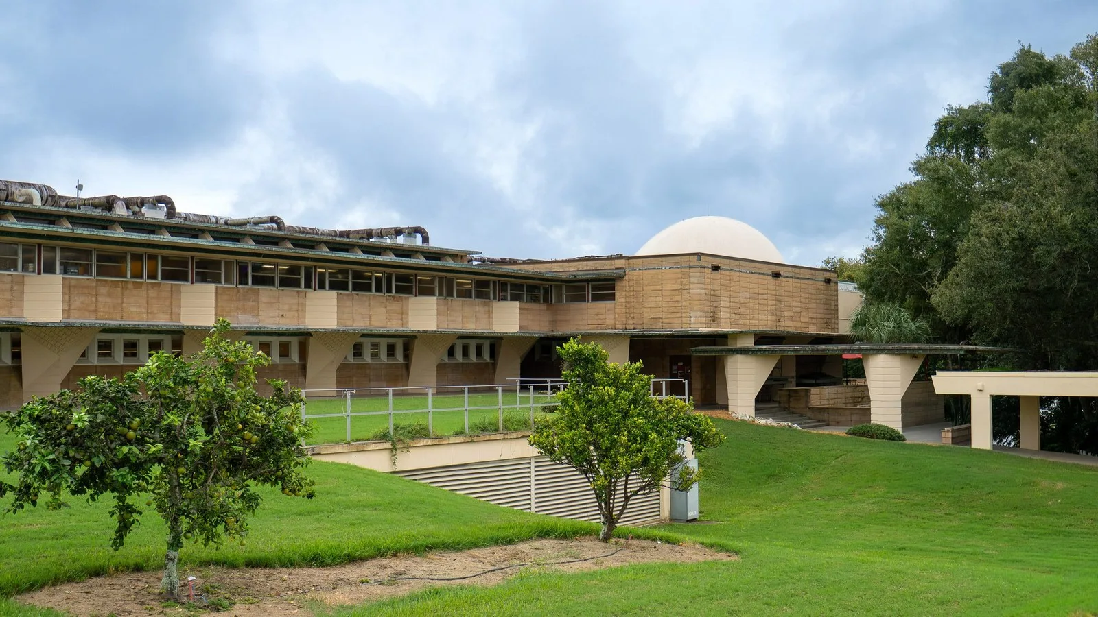 Florida Southern College’de Frank Lloyd Wright’ın tasarımını taşıyan tek planetaryum restore edildi