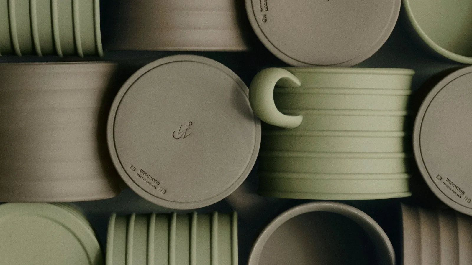 JW Anderson ve Wedgwood’un İkinci Cilt Serisi: Kullanması zor gelecek porselen kupalar