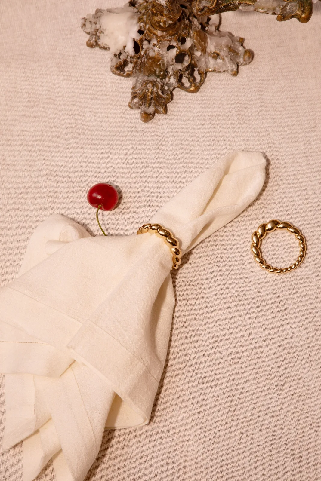 L’Objet and Jessica McCormack bring ocean-inspired treasures to the table