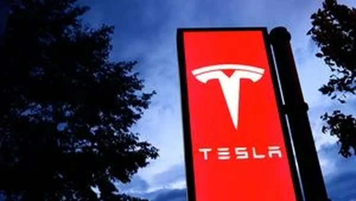 Tesla, uzun süredir ertelenen Roadster’ının lansmanını 1 Ekim’de yapacağını açıkladı
