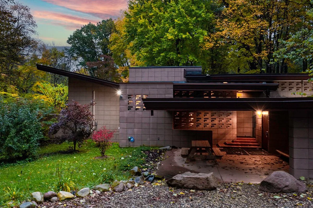 Frank Lloyd Wright’ın beton Usonian evi: Kendi ellerıyla ürettikleri bloklarla inşa edilen ev, 2,1 milyon dolara tekrar satılık