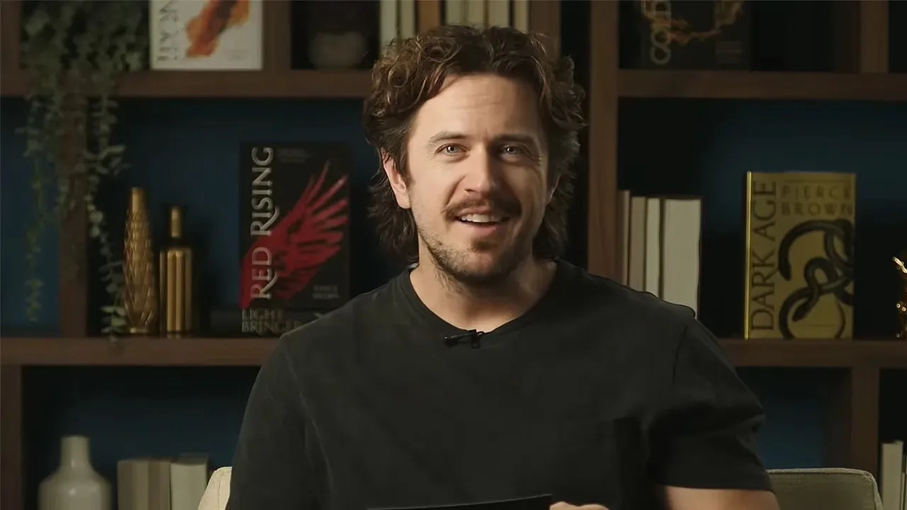 Red Rising Film Uyarlaması İçin Onaylandı; Yazar Pierce Brown Yapımcı Olacak