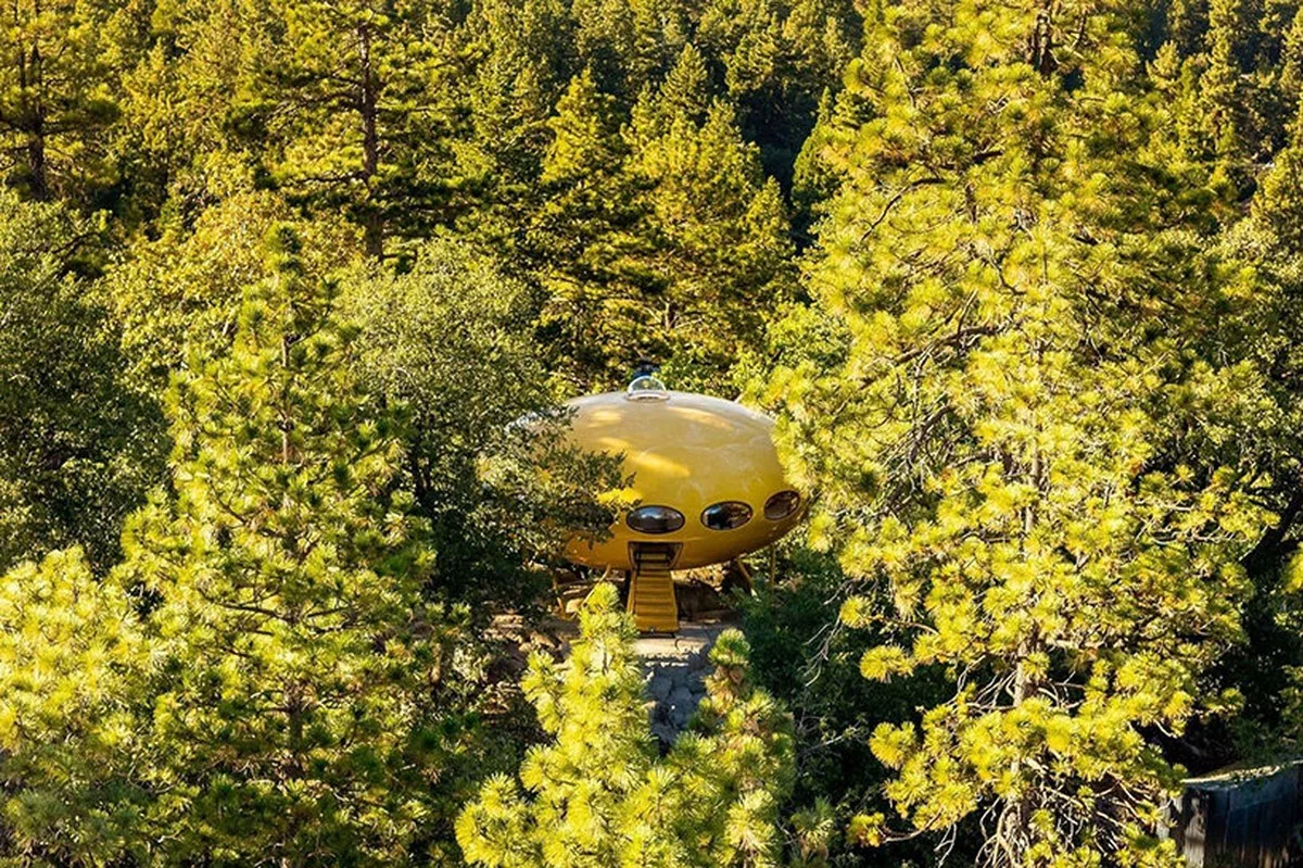 UFO-shaped futuro house brings radical 1960s vision of prefab living to the market - 1